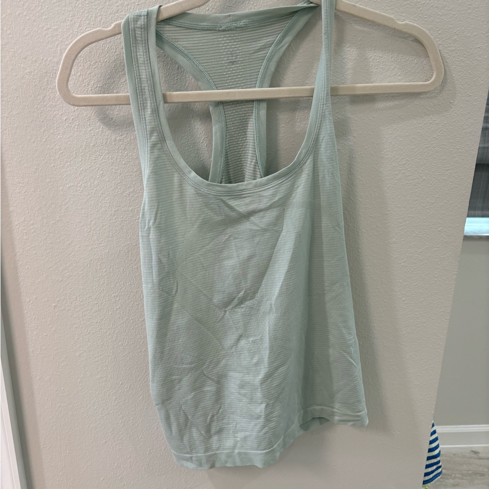 LULULEMON LIGHT GREEN WORKOUT TANK